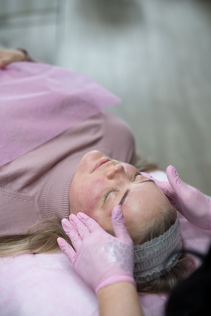 Mikroneulaushoito esteettinen sairaanhoitaja